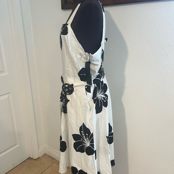 Love for humanity dress 👗 - Picture 4 of 7